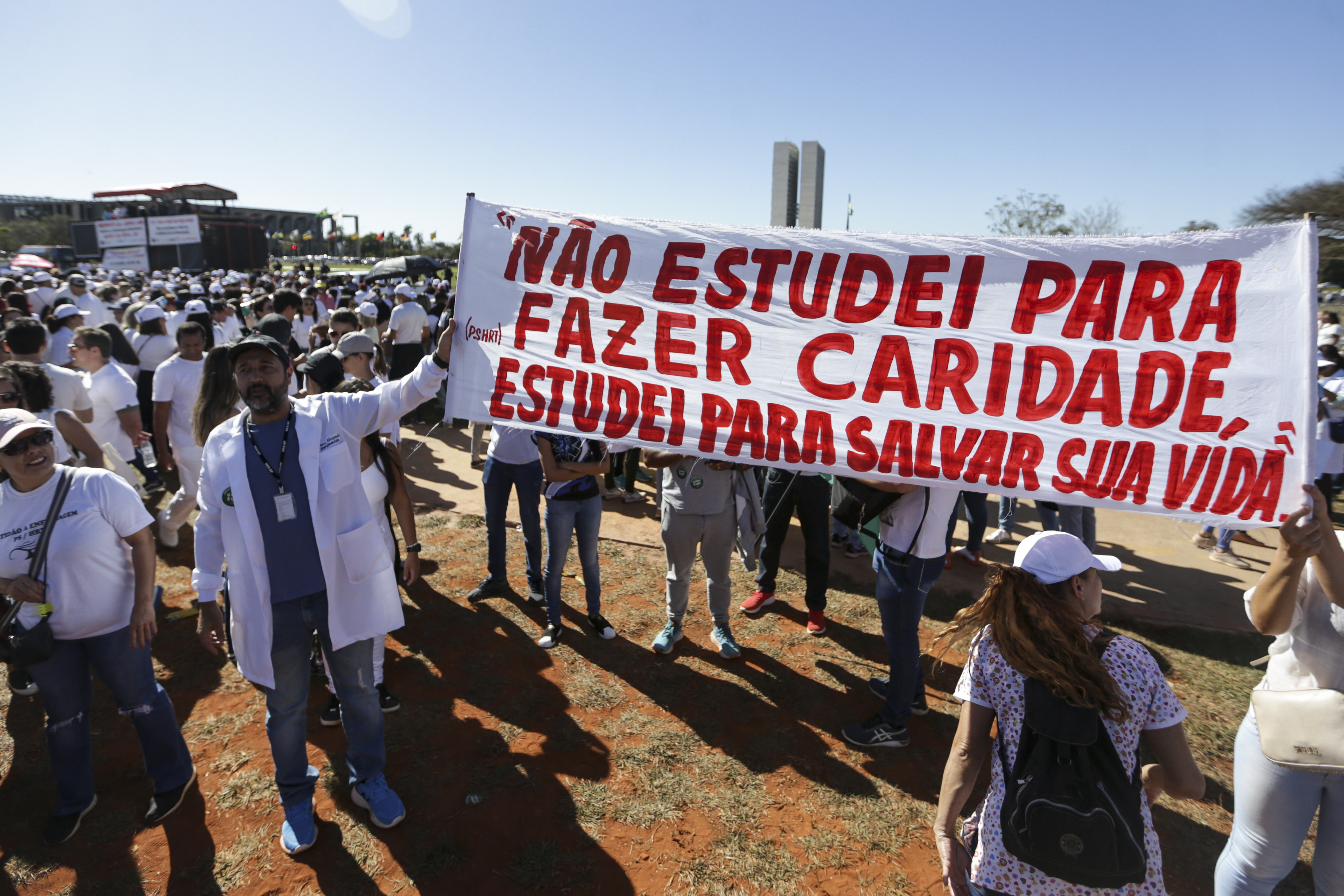 O OTS parabeniza os profissionais técnicos neste Dia do Técnico em Serviço de Saúde 
