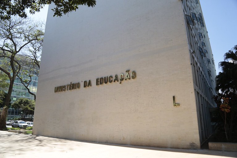 27.03.26 - Portaria do MEC regulamenta ferramentas de dados da educação