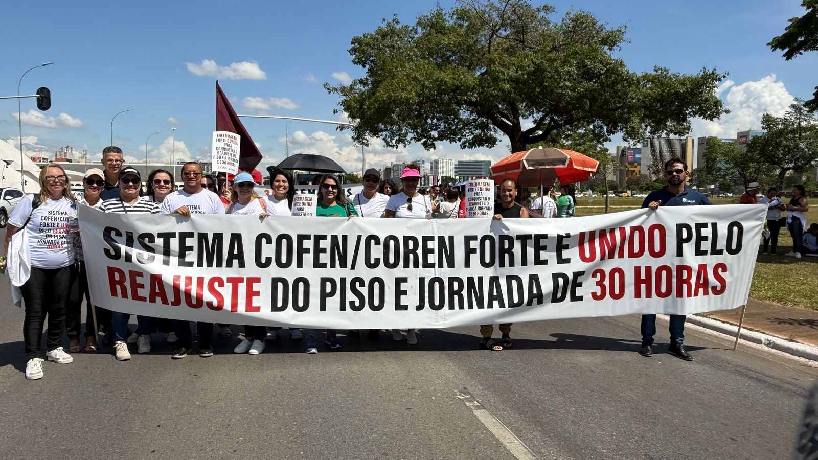 28.01.26 - Marcha da Enfermagem em Brasília em defesa da aprovação da PEC 19/2024